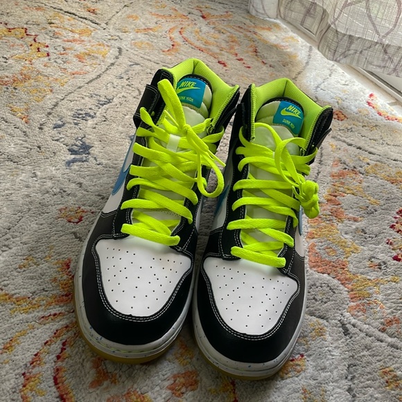 New Dunk High Nikes - Picture 1 of 4